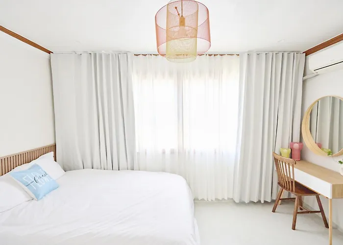 Cozy Erin Stay, Dmc 首爾